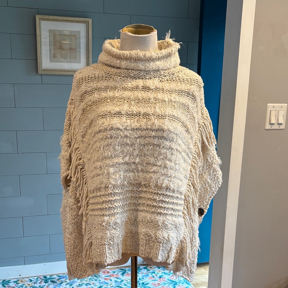 Anthropologie Marilyn Knit Cream Poncho‎